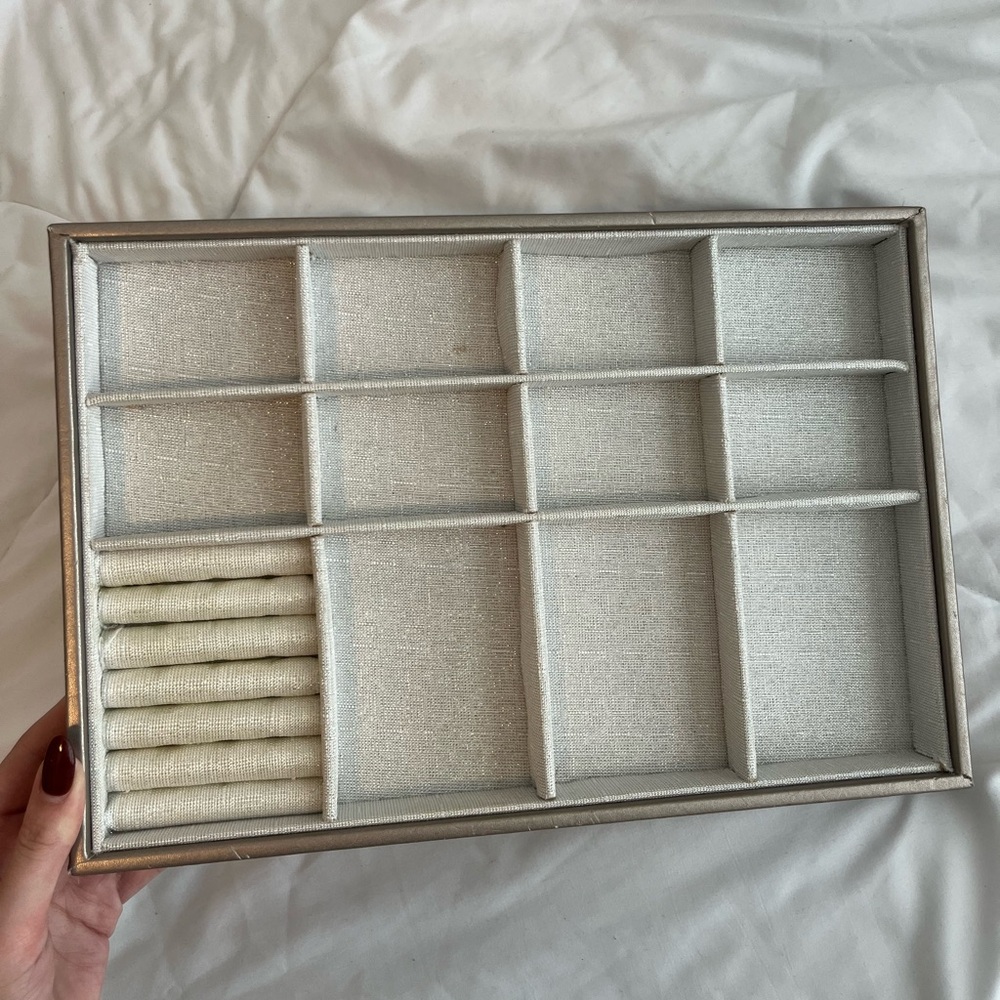 Jewelry organizer